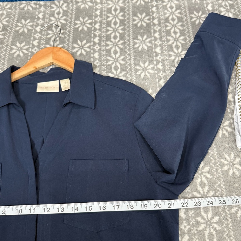 Chico's Silky Soft Relaxed Shirt Pull Tab Sleeves Navy Large Chico's 2 Workwear‎ - Picture 8 of 9